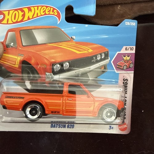 Hot wheels datsun - hot, 620