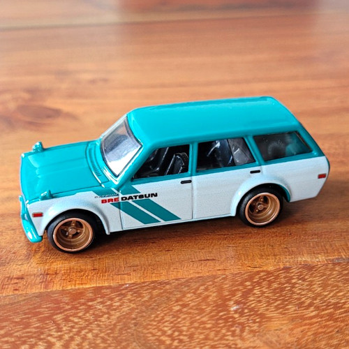 Hot wheels datsun 510 wagon - hot,