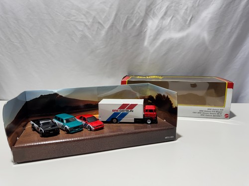 Hot wheels premium datsun - 1:64,